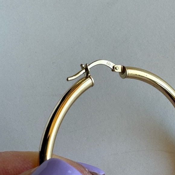 Mejuri 14k Large Tube Hoops - Picture 10 of 13